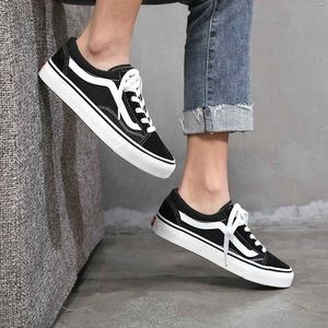 Vans Old Skool Shoes women’s size 9 black and white